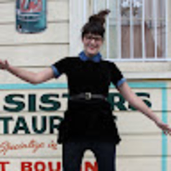 Meet your Posher, Bronwen - Picture 1 of 1